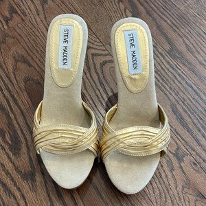 New without Tag Platform Slides Steve Madden size 5.5